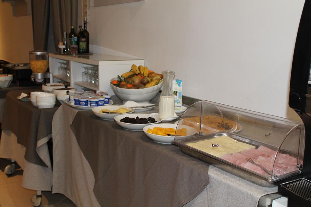 רימיני Hotel Sant'Elena מראה חיצוני תמונה