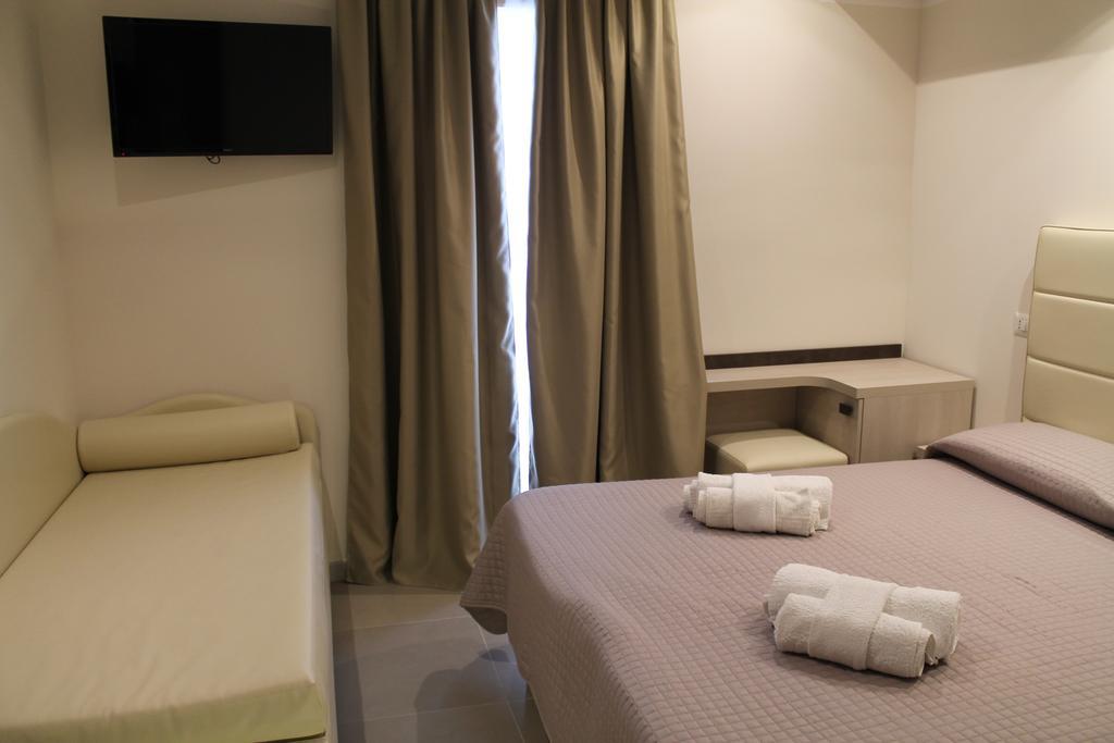 רימיני Hotel Sant'Elena מראה חיצוני תמונה