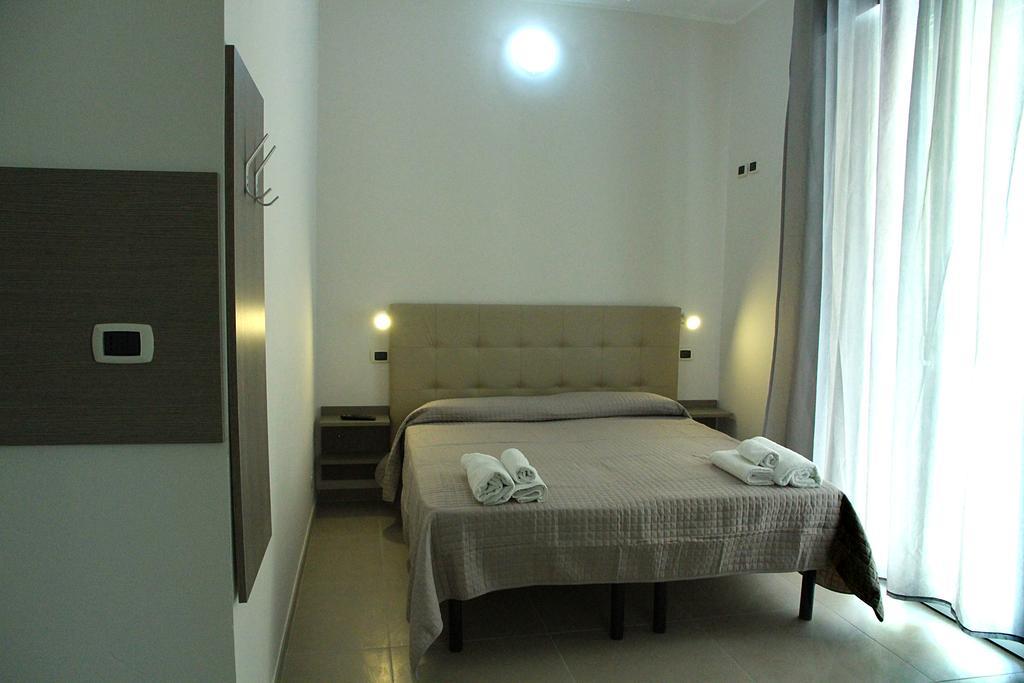 רימיני Hotel Sant'Elena מראה חיצוני תמונה