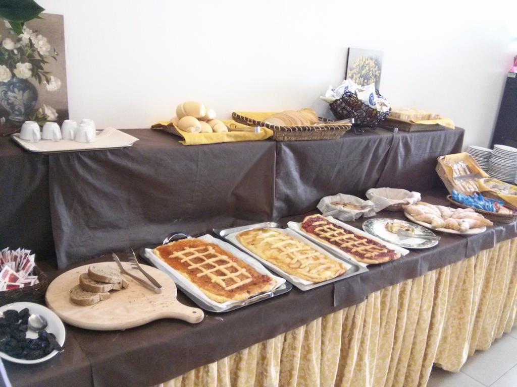רימיני Hotel Sant'Elena מראה חיצוני תמונה