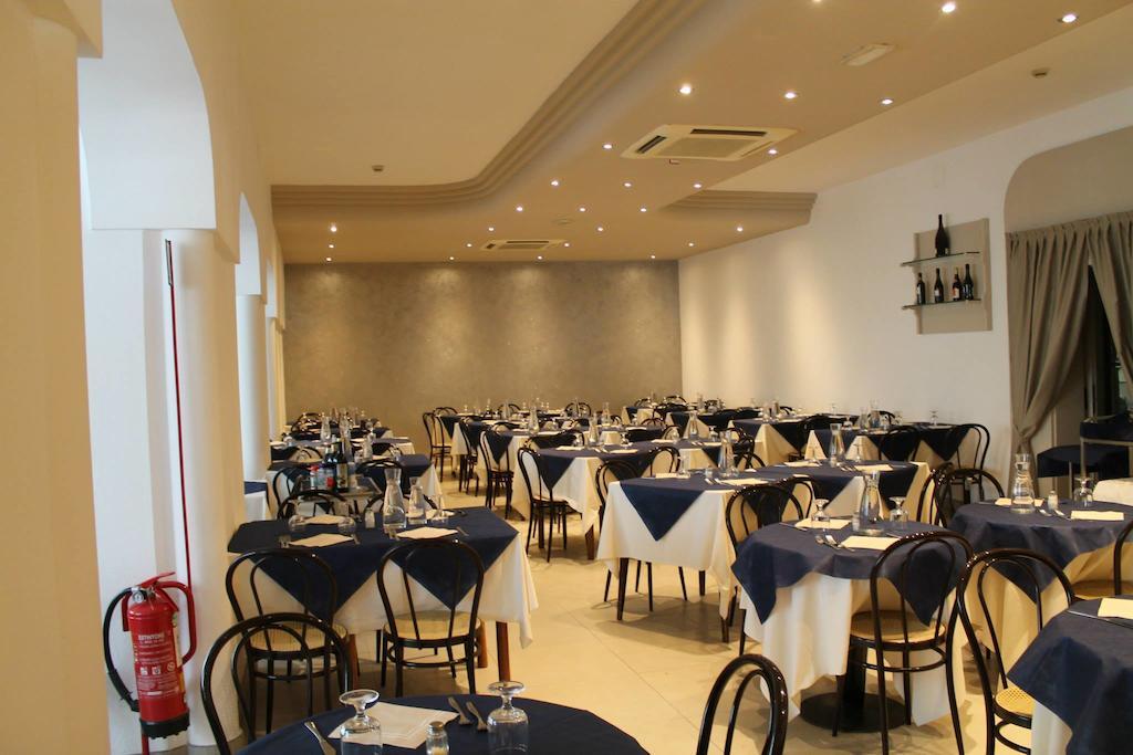 רימיני Hotel Sant'Elena מראה חיצוני תמונה