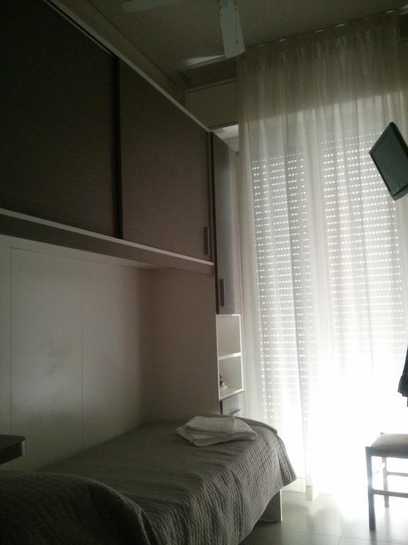 רימיני Hotel Sant'Elena חדר תמונה